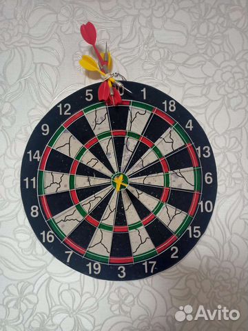 Мишень дартс с дротиками