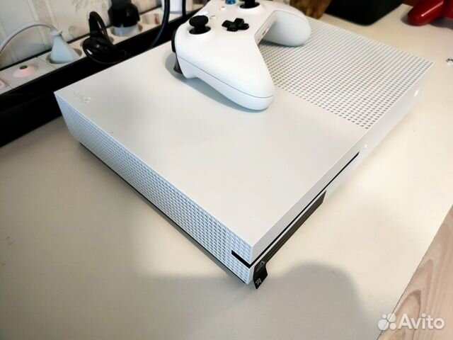 Xbox one S 500Gb + Игры (Большой список)