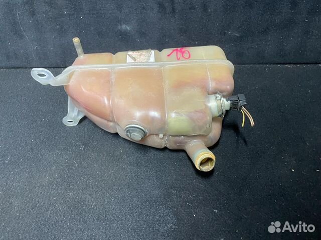 Расширительный бачек на Мерседес w124