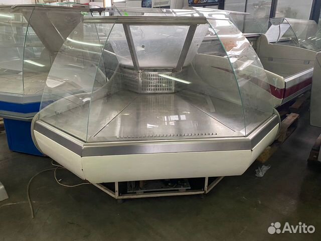 Витрина угловая