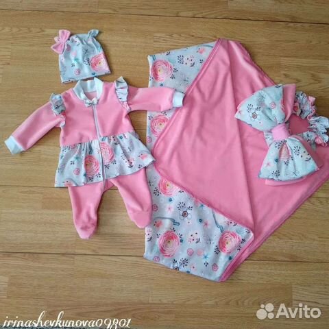 Комплект на выписку для девочки