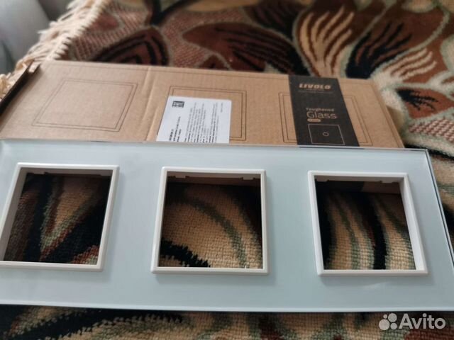 Стеклянные рамки livolo для 2-х и 3-х модулей