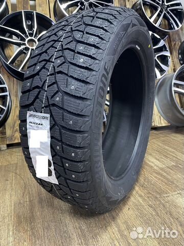 Bridgestone Blizzak Spike-02 235/65 R18 110T