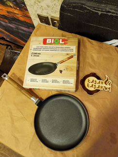 Сковорода блинная чугунная Биол 24см