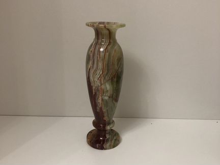 Ваза из оникса