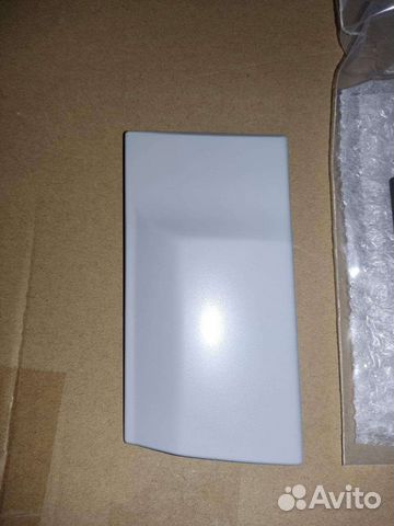 Молдинг люка бака на мерседес 639