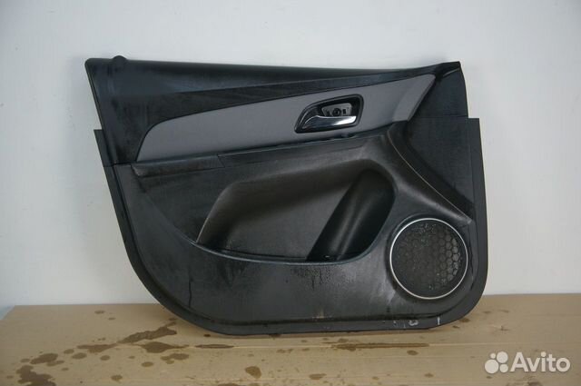 Обшивка двери левая передняя Chevrolet Cruze