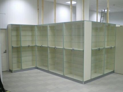 Торговое оборудование витрины и многое другое
