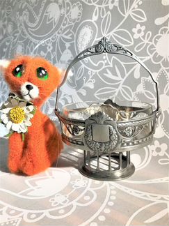 Старинная ваза на ножке посеребрение, Европа