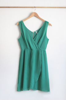 Платье мятного цвета Stradivarius M