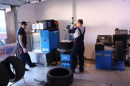 Зимние шины Pirelli 245/50R18 104T XL r-f wiceze