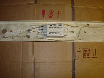 Светильник люминисцентный