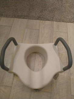 Насадка на унитаз после операции