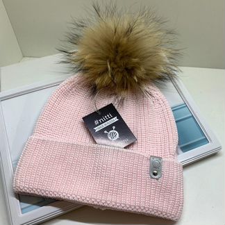 Милая женская шапка с помпоном новая