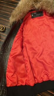 Куртка кожаная с мехом енота