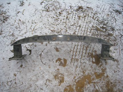 Volkswagen passat B 6 усилитель передний