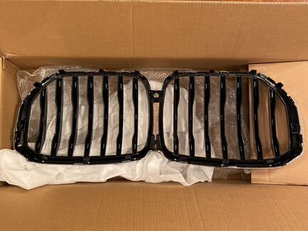 Ноздри (решетка радиатора) BMW X5 G05 хром