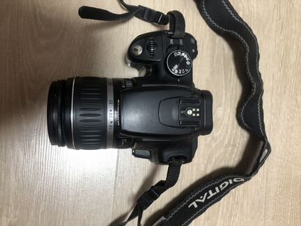 Зеркальный фотоаппарат Canon