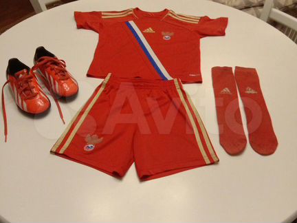 Футбольная форма б/у на 4-5 лет