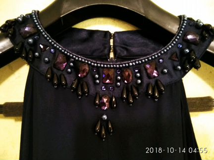 Вечернее платье со шлейфом из бутика