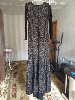 Платья вечерние