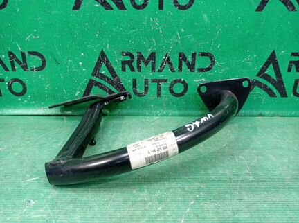 Петля багажника левая Volkswagen Passat B7 2011