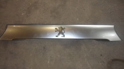 Peugeot 4007 хром багажника молдинг