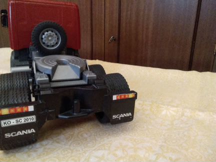 Тягач scania Bruder