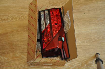 Задние фонари на toyota previa