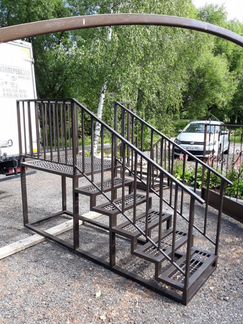 Уличное сварное крыльцо