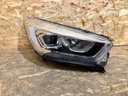Фара правая Ford Kuga 2 галоген