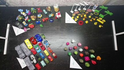 Игрушки разные (машинки, киндеры, мазайка, пазл и