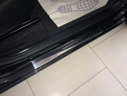 Накладки на пороги LADA Granta