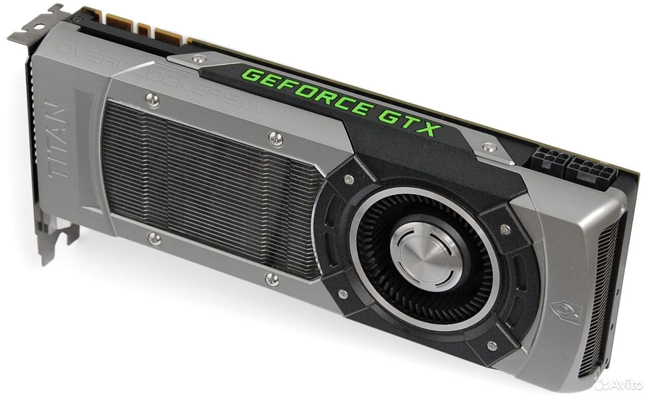 Игровой компьютер с монитором (G-Force GTX Titan) .