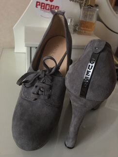 Guess новые туфли 38 размер