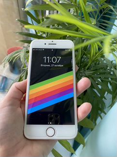 Телефон iPhone 7