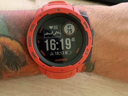 Часы Garmin Instinct