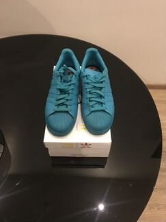 Лимитированные кеды Adidas by Pharrell Williams