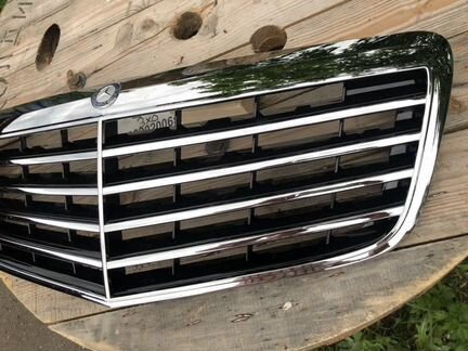 Решетка радиатора Mercedes W211 rest AMG Авангард