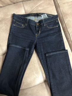 Джинсы victoria beckham guess