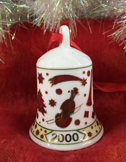 Фарфоровый новгодний колокольчик