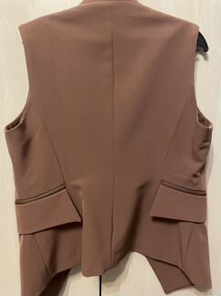 Жилетка женская в деловом стиле