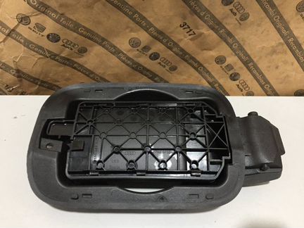 Вставка лючка бензобака Audi A5 8T