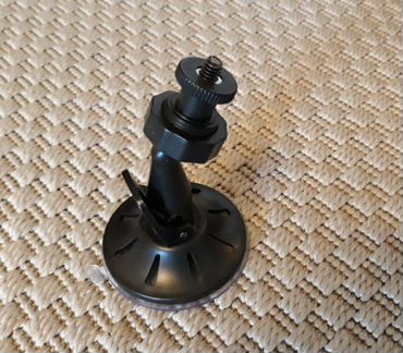 Держатель на лобовое стекло для регистратора