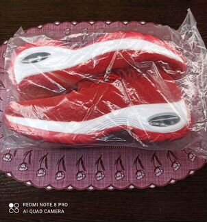 Кроссовки женские