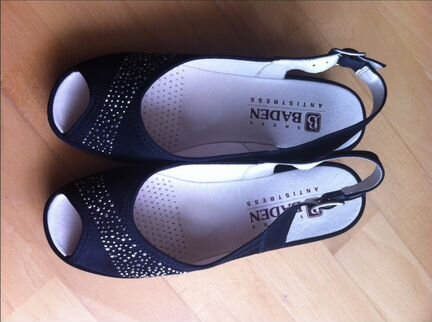 Новые замшевые босоножки Baden 38