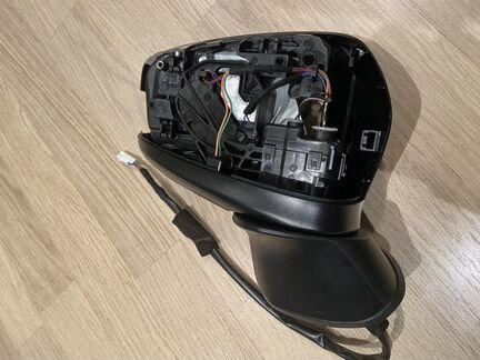 Корпус зеркала правого Mazda BHS369121G