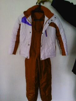 Продам балониевый костюм демисезонный для девочки