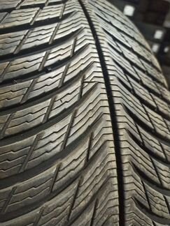 225/65/17 Michelin pilot alpin 5