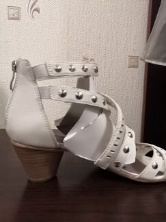 Босоножки р37